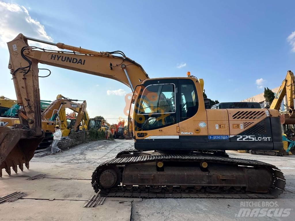 Hyundai 225 Pásové rýpadlá