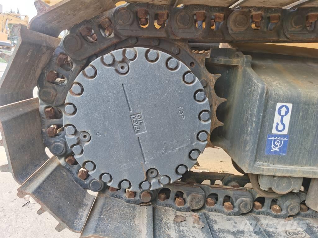 Komatsu PC 220-7 Pásové rýpadlá