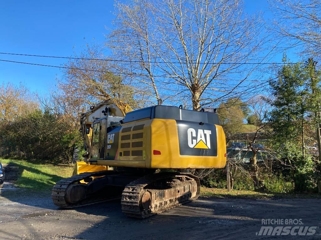 CAT 352 F Pásové rýpadlá