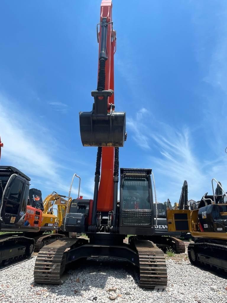 Hitachi ZX 240 Pásové rýpadlá