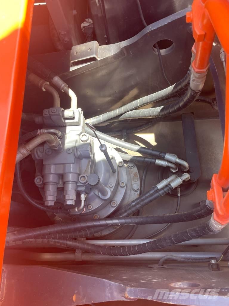 Hitachi ZX 240 Pásové rýpadlá