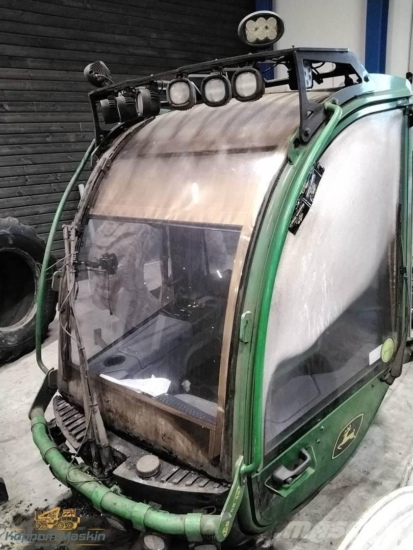 John Deere 1470g Kabíny a interiér