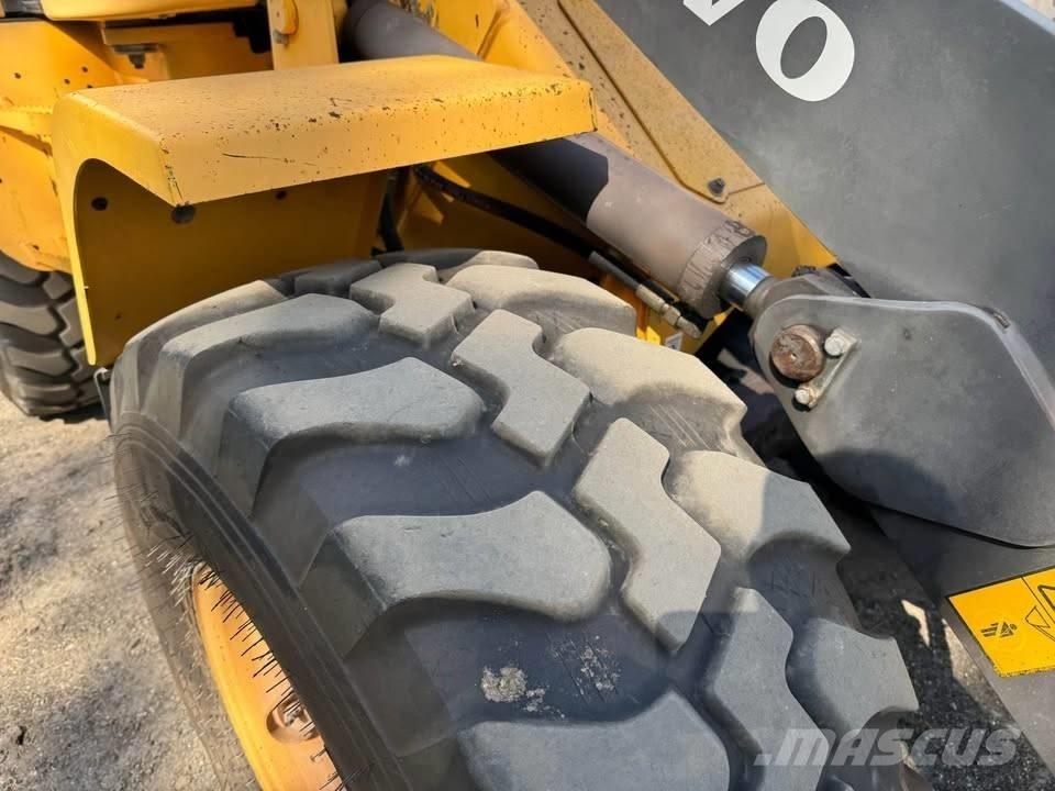 Volvo L 30 G Kolesové nakladače