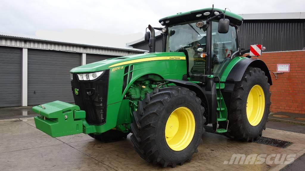 John Deere 8370 R Traktory