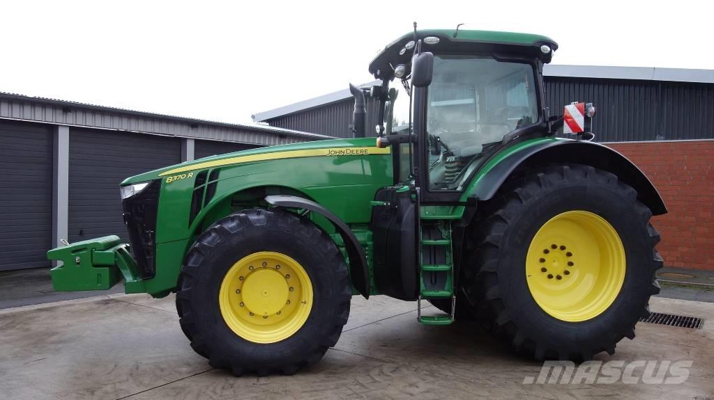 John Deere 8370 R Traktory