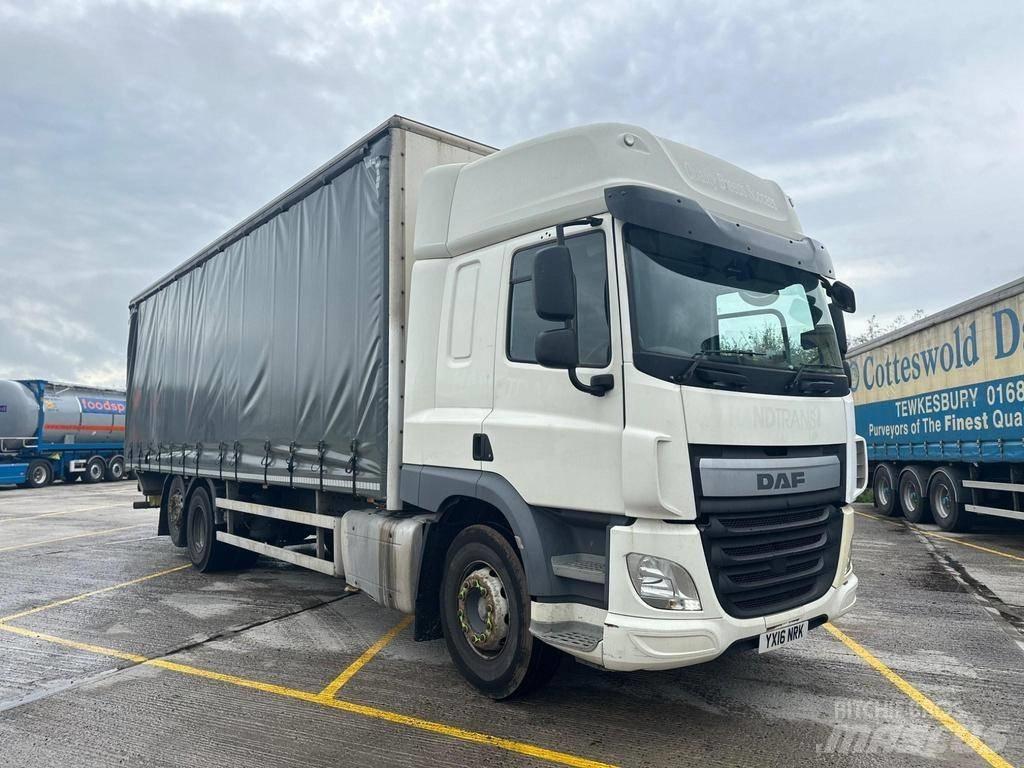DAF CF330 Nákladné vozidlá s bočnou zhrnovacou plachtou