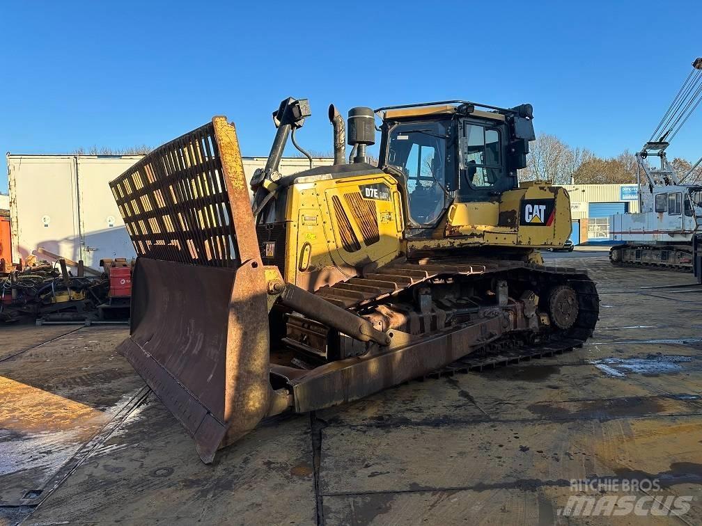 CAT D7E Pásové dozéry