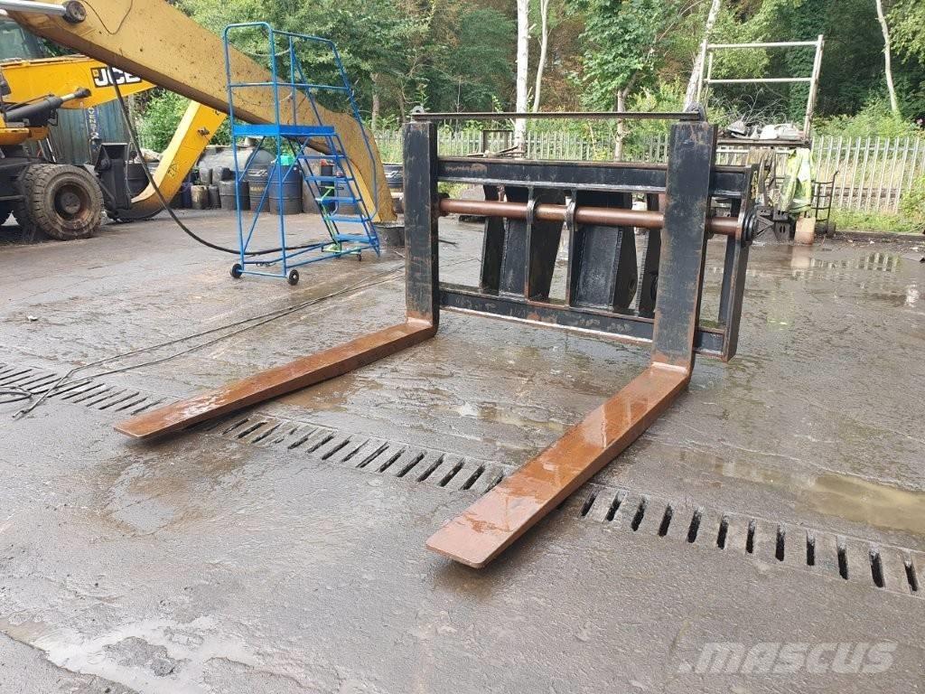 Volvo L 220 D Vidlica