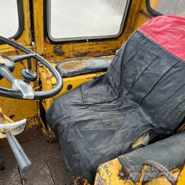 CAT 910 Kolesové nakladače