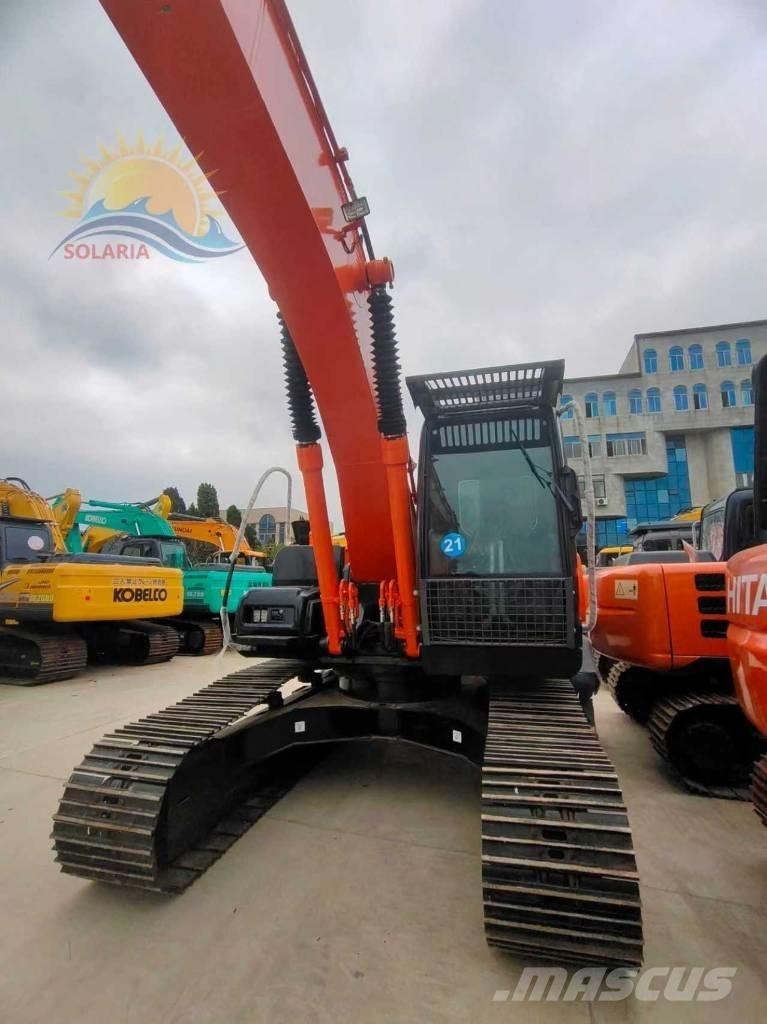 Hitachi ZX 200 Pásové rýpadlá