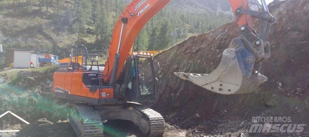 Doosan DX 235 Pásové rýpadlá