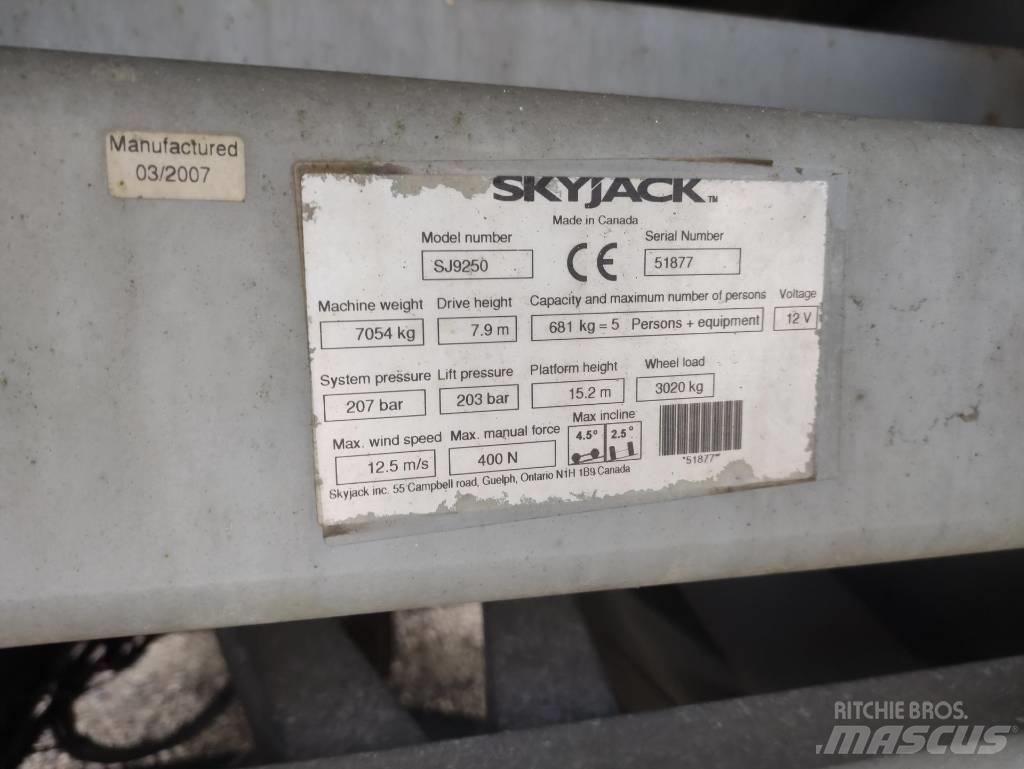 SkyJack SJ 9250 Nožnicové zdvíhacie plošiny