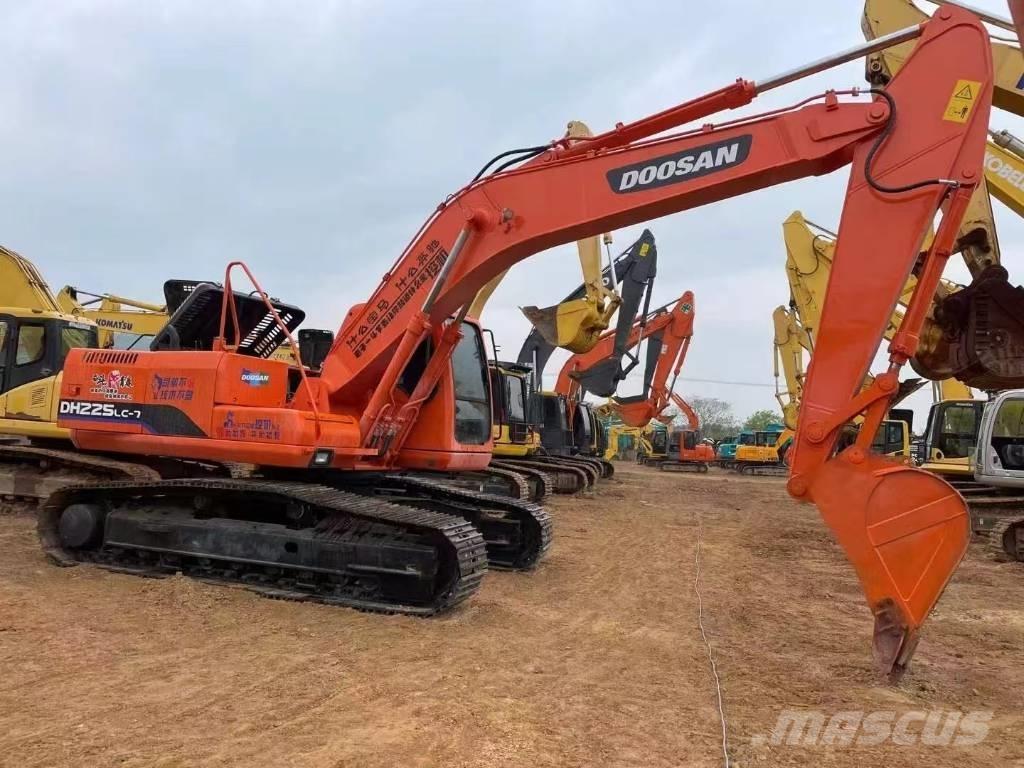 Doosan 225-7 Pásové rýpadlá
