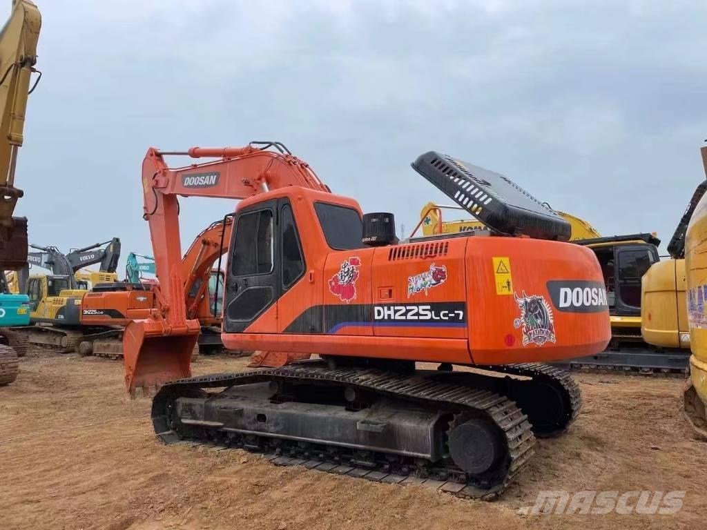 Doosan 225-7 Pásové rýpadlá