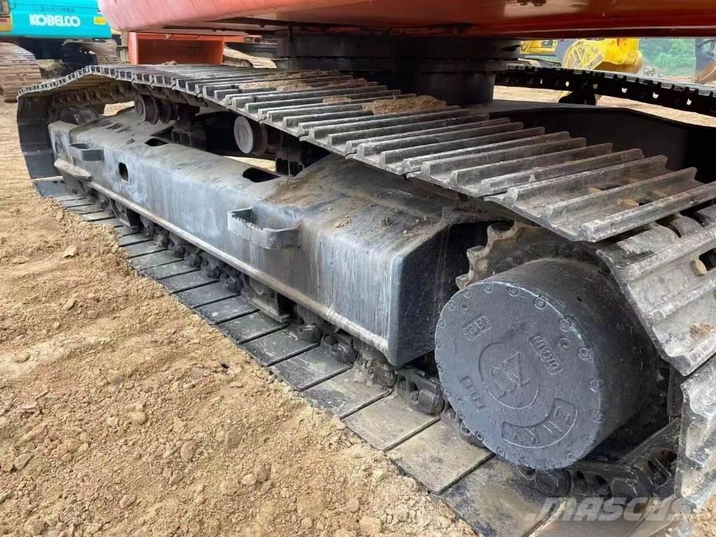 Doosan 225-7 Pásové rýpadlá