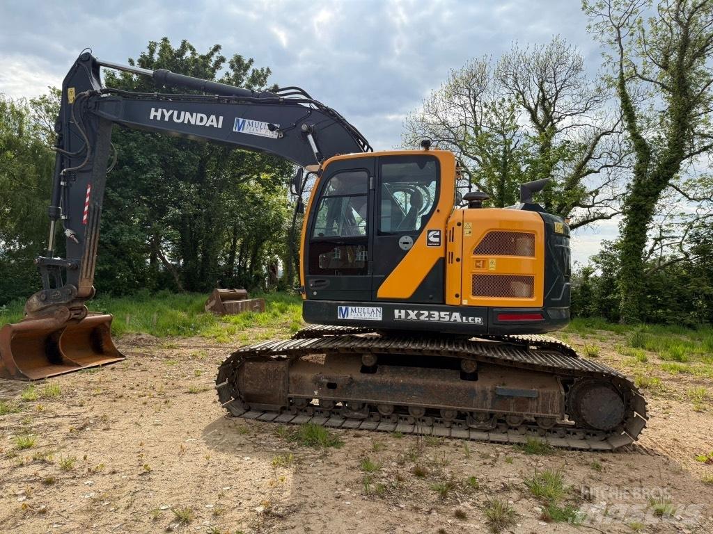 Hyundai HX235 A LCR Pásové rýpadlá