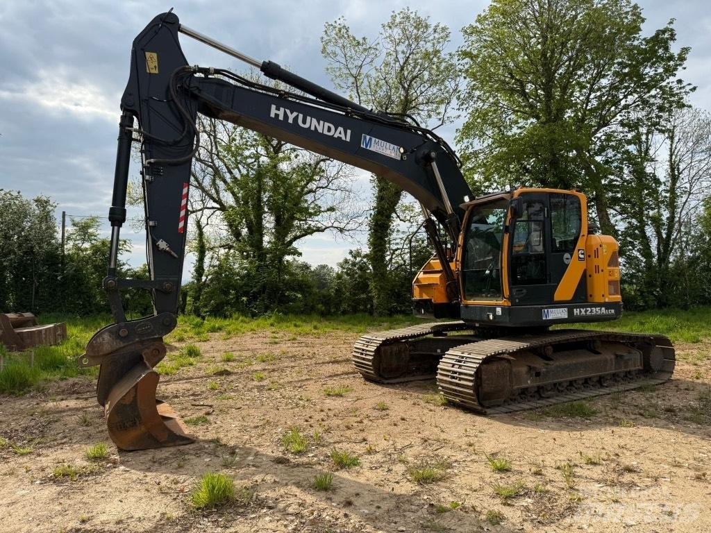 Hyundai HX235 A LCR Pásové rýpadlá