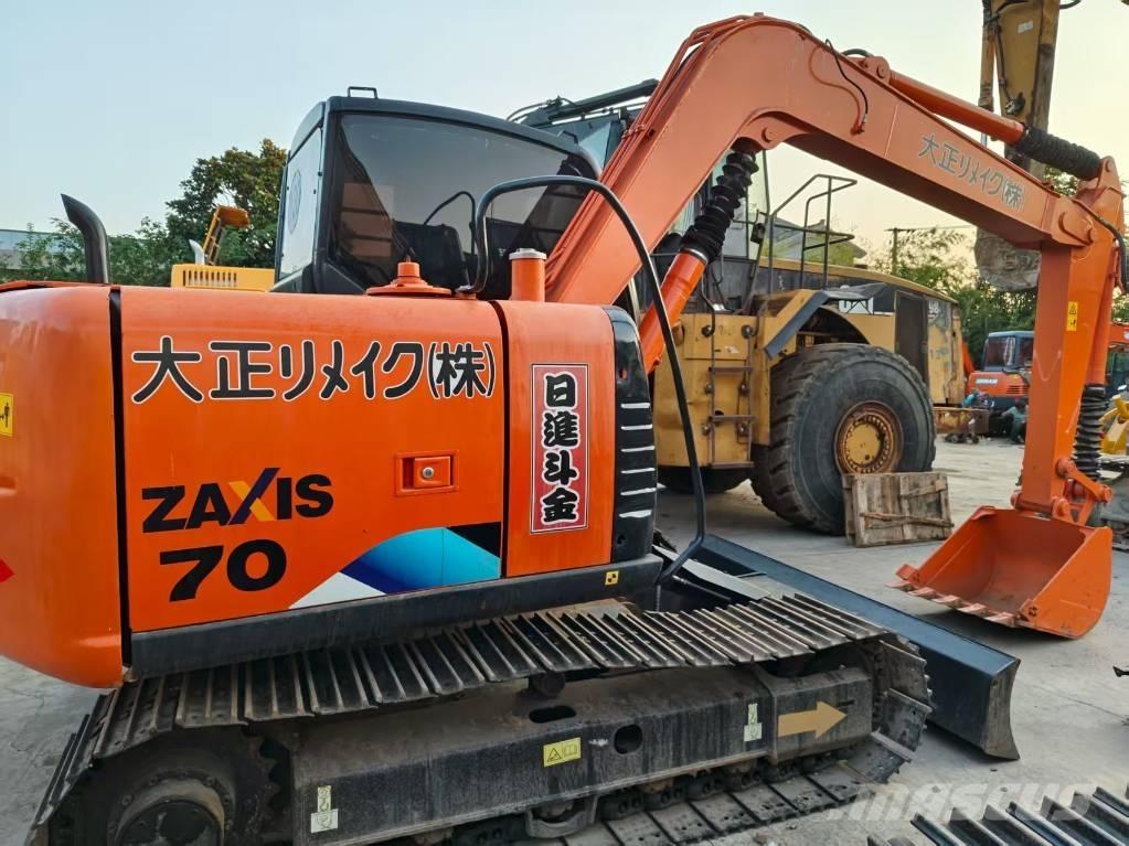Hitachi ZX 70 Midi rýpadlá 7 t - 12 t