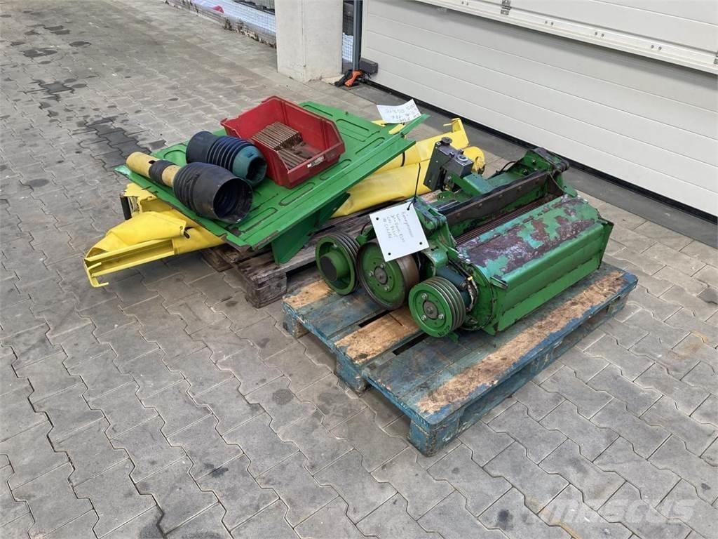 John Deere 8300 Samochodné kosačky
