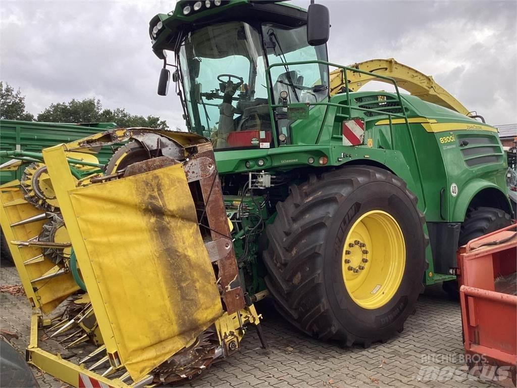 John Deere 8300 Samochodné kosačky