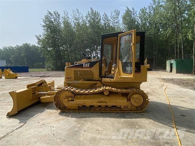 CAT D5G Pásové dozéry