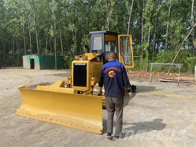CAT D5G Pásové dozéry