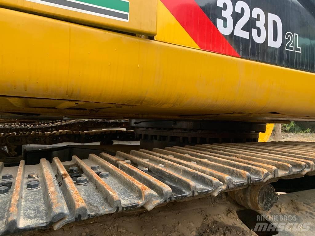 CAT 323 D L Pásové rýpadlá