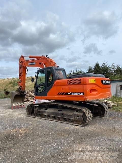 Doosan DX 225 NLC Pásové rýpadlá