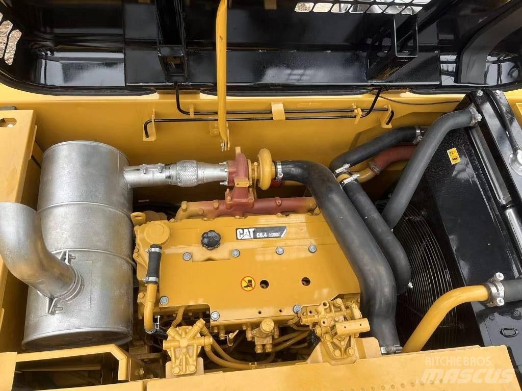 CAT 320 D2 Pásové rýpadlá