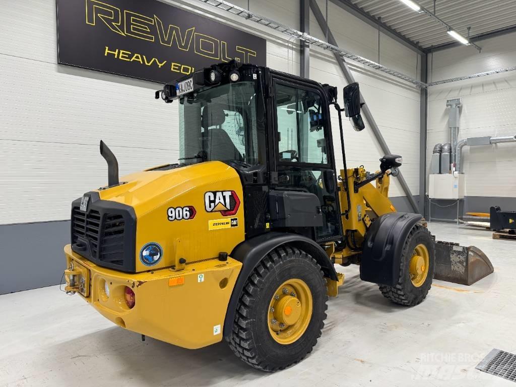 CAT 906 Kolesové nakladače