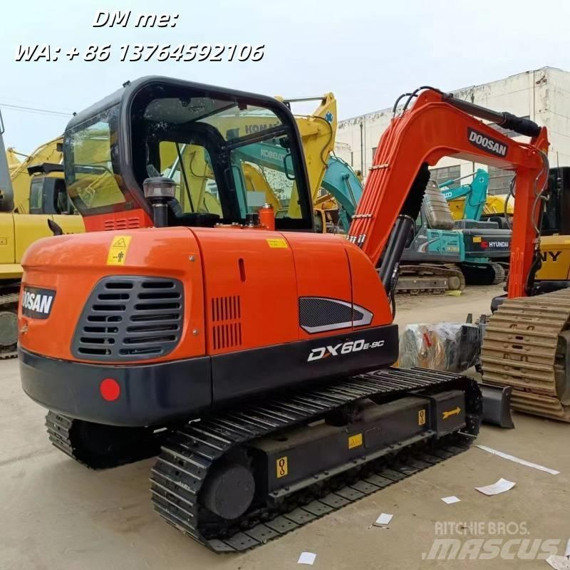 Doosan DX60 Pásové rýpadlá