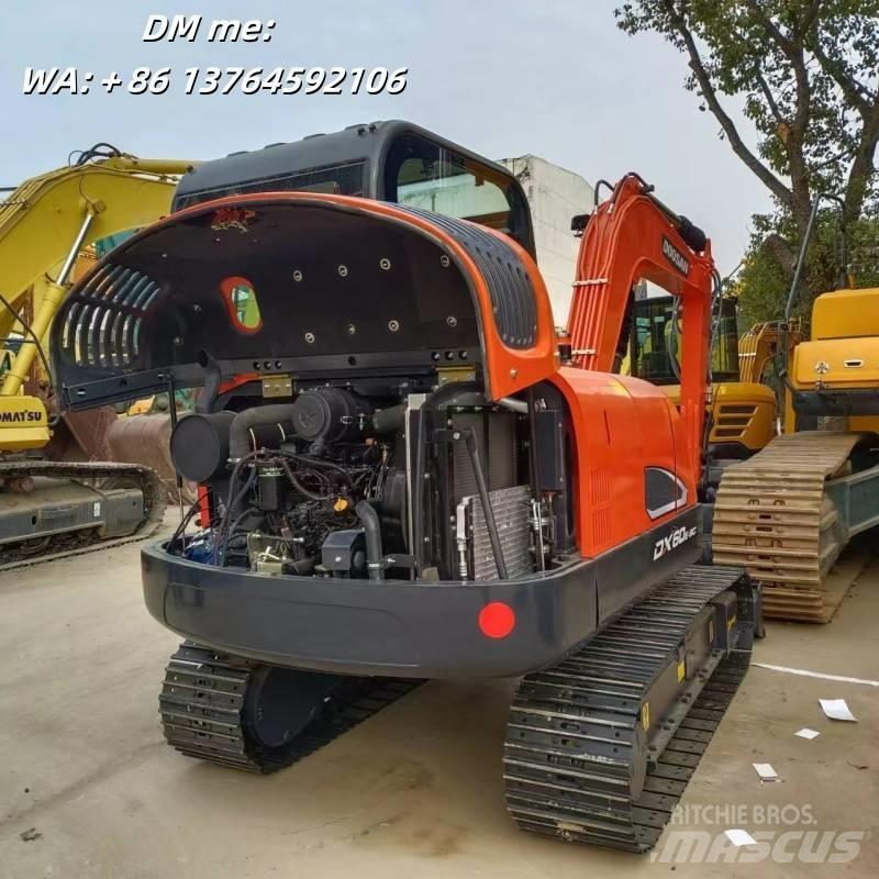 Doosan DX60 Pásové rýpadlá