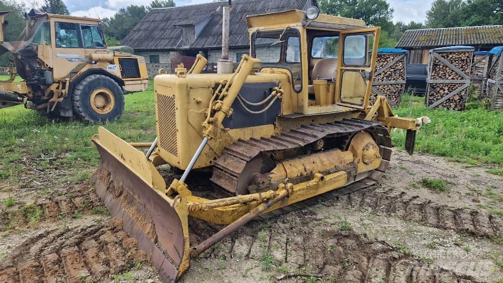 CAT D 4 D Pásové dozéry