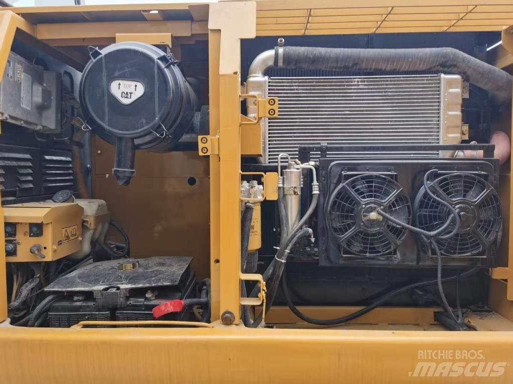 CAT 320 DL Pásové rýpadlá
