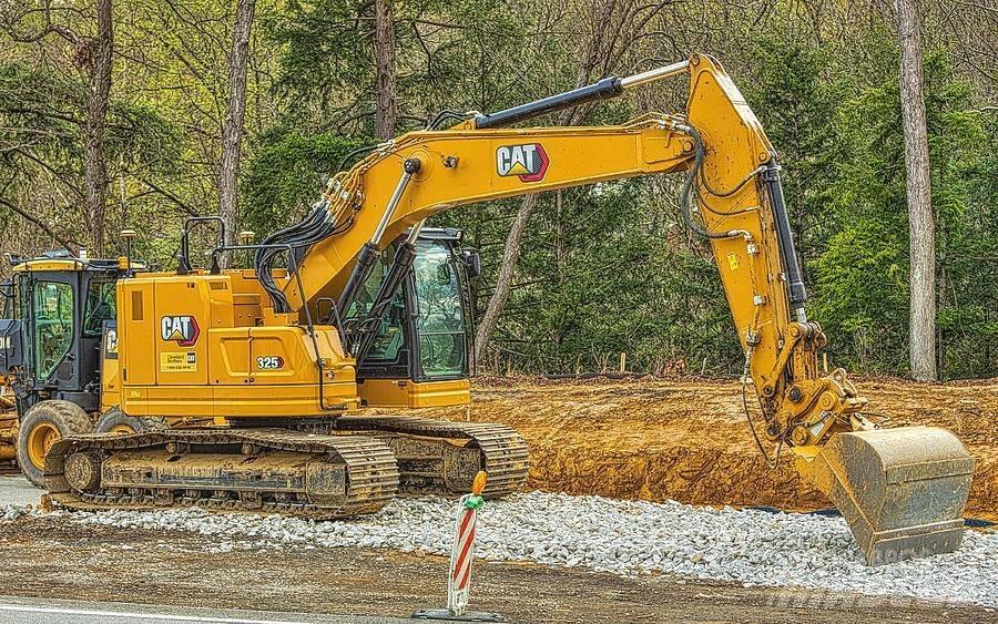 CAT CAT325 Midi rýpadlá 7 t - 12 t