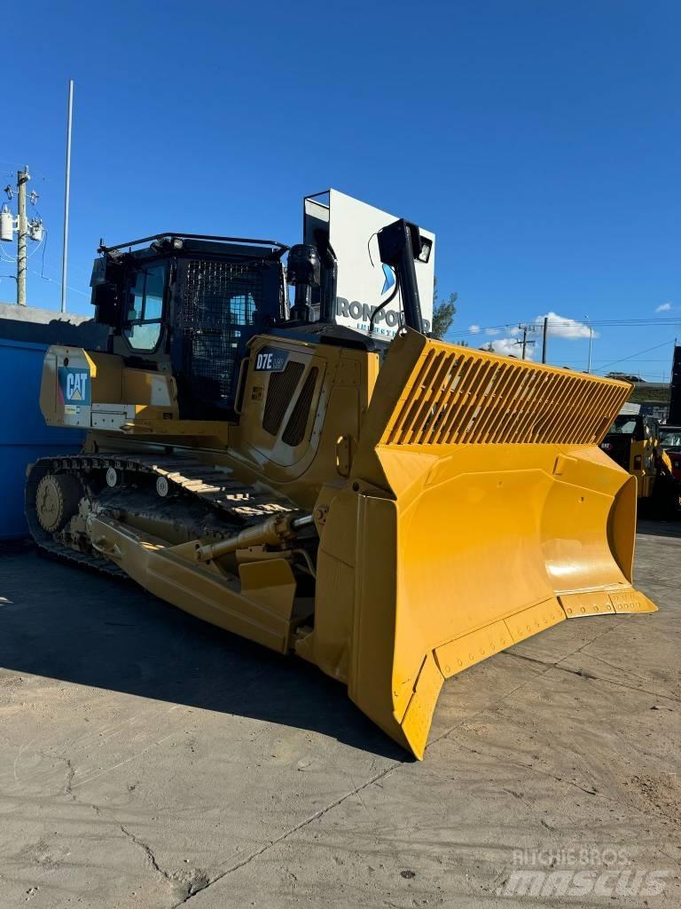 CAT D 7 E LGP Pásové dozéry