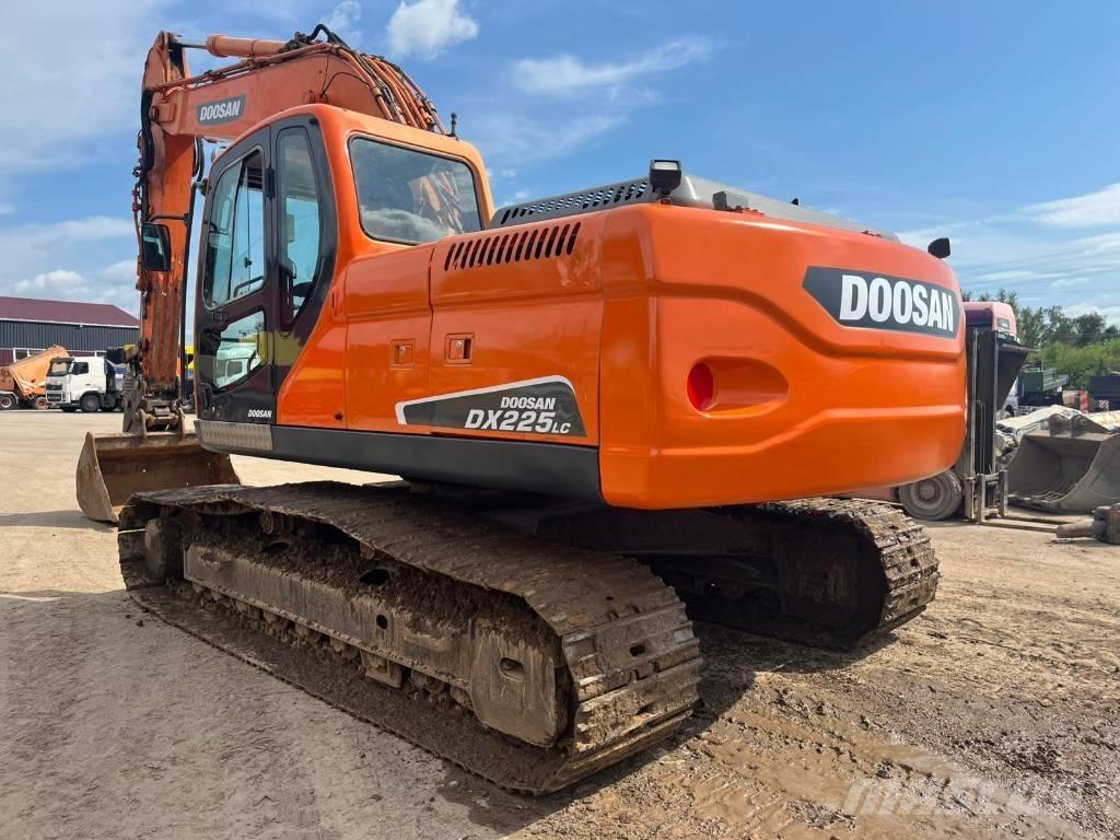Doosan DX 225 LC Pásové rýpadlá