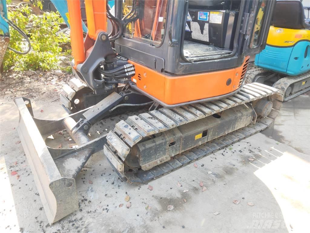 Hitachi ZX 30 U Mini rýpadlá < 7t