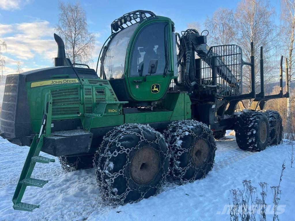 John Deere 1110 G Lesné traktory