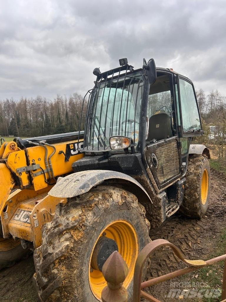 JCB 535-95 Pásové rýpadlá