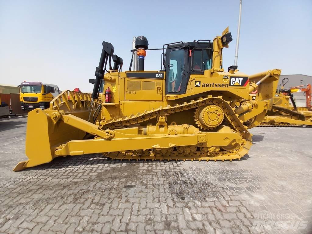 CAT D8R (Abu Dhabi) Pásové dozéry