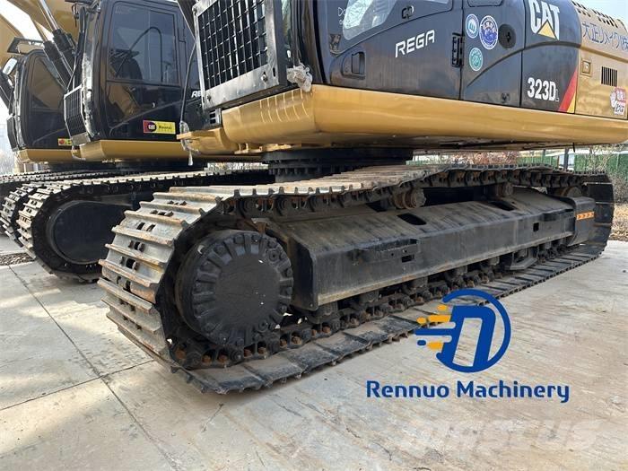 CAT 323D/323/323DL Pásové rýpadlá