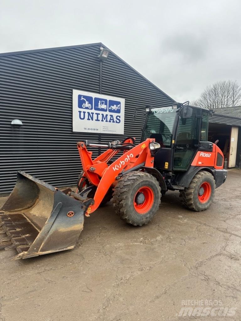 Kubota R 082 Kolesové nakladače