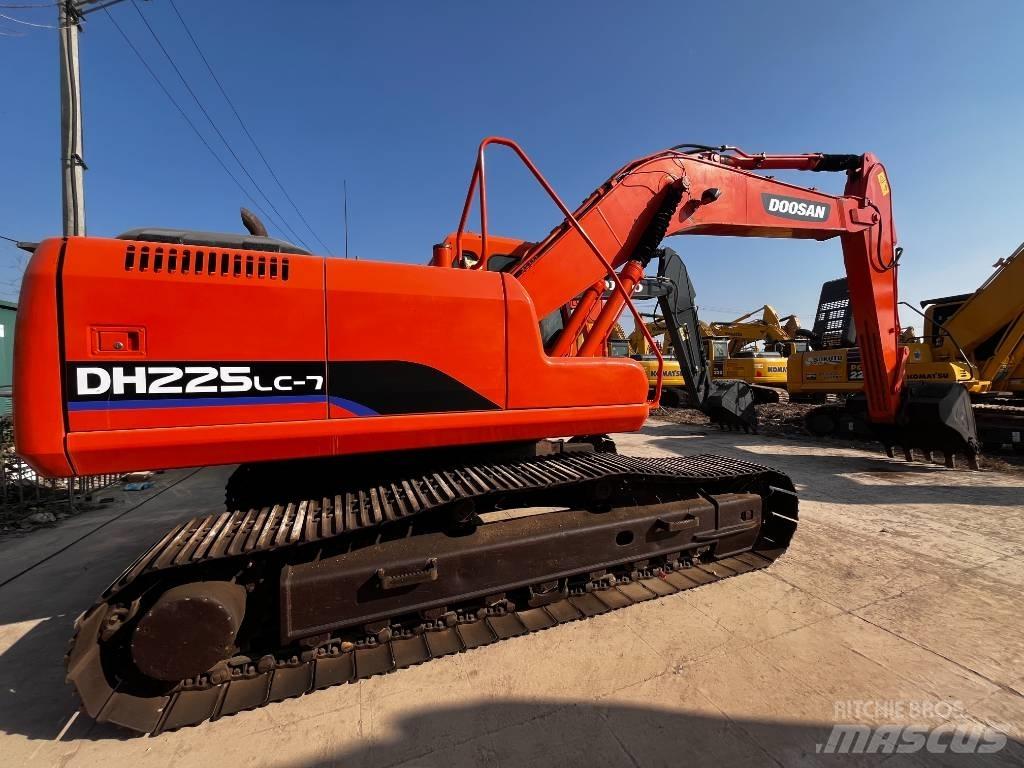 Doosan DH 225 LC-7 Pásové rýpadlá