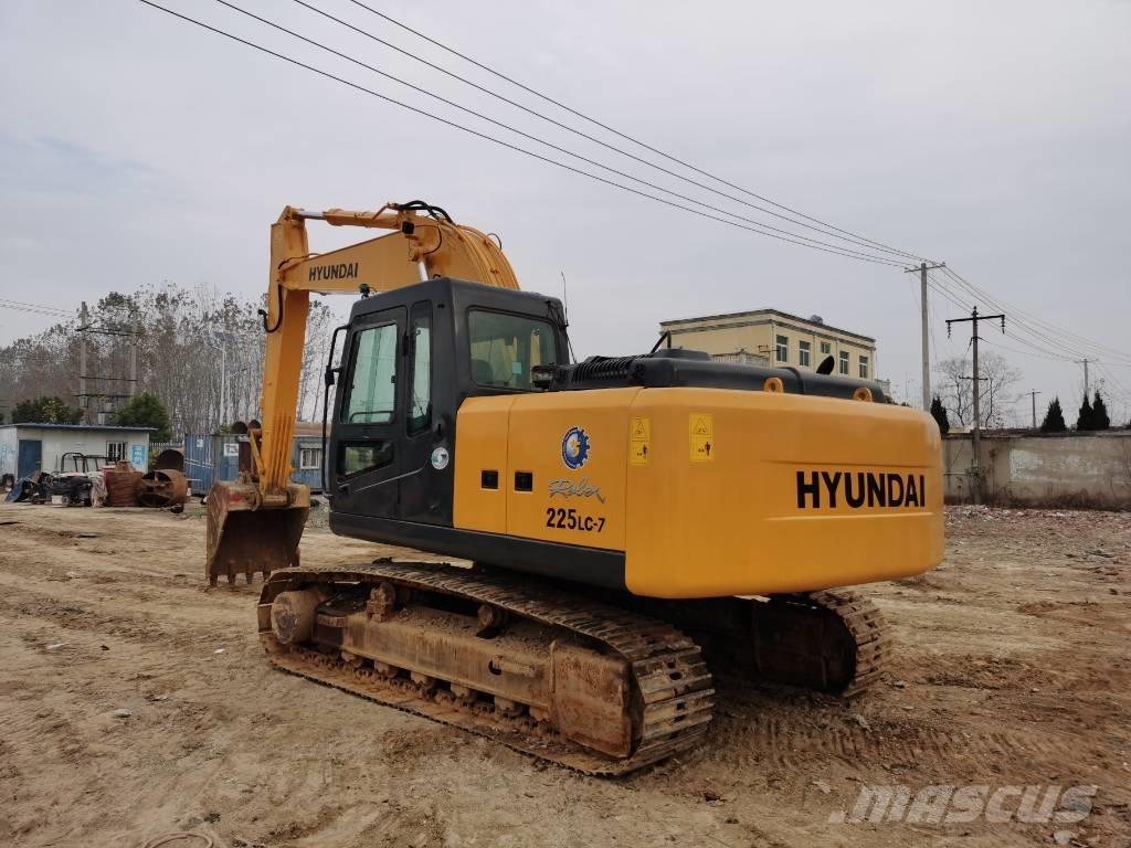 Hyundai R225LC-7 Pásové rýpadlá