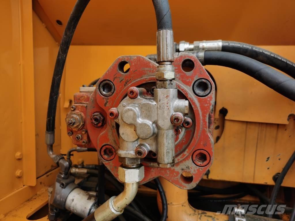 Hyundai R225LC-7 Pásové rýpadlá