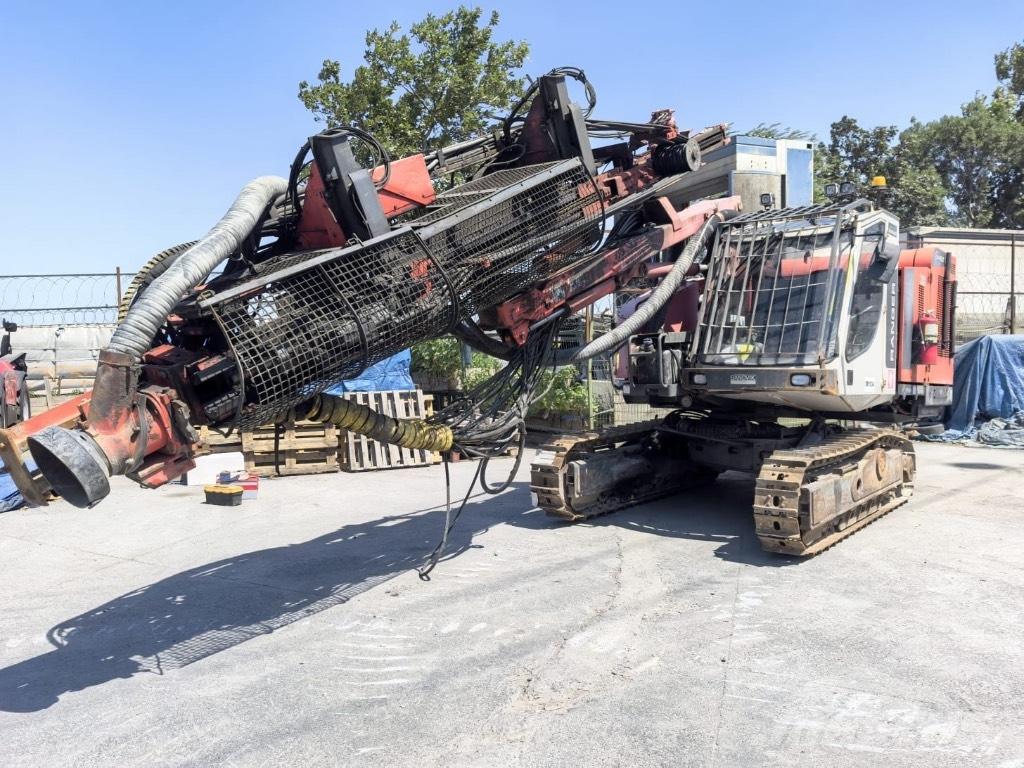 Sandvik DX 800 Povrchové vrtné súpravy