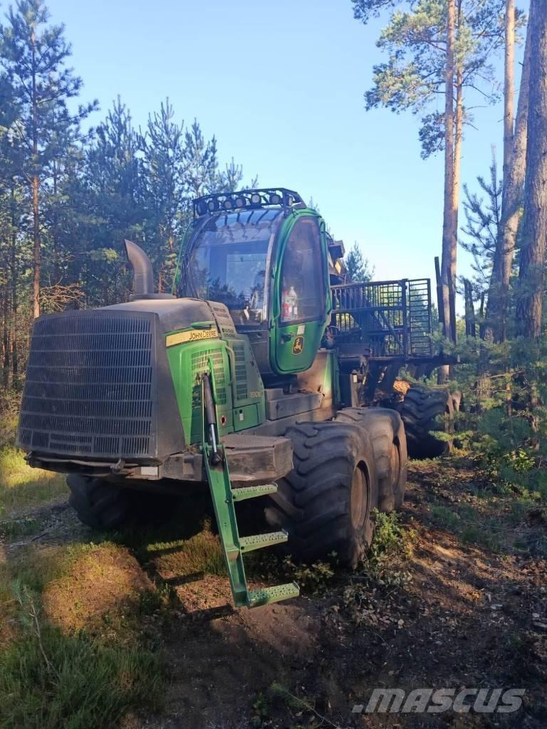 John Deere 1510 IT4 Lesné traktory