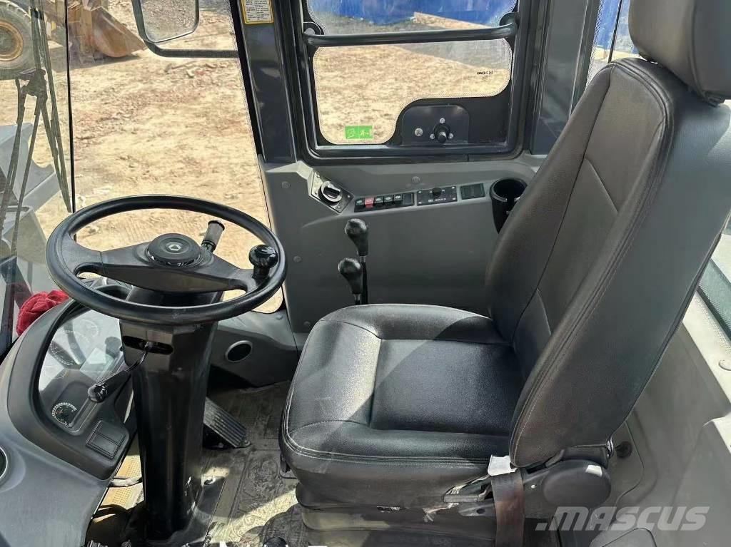 XCMG LW 300 FV Kolesové nakladače