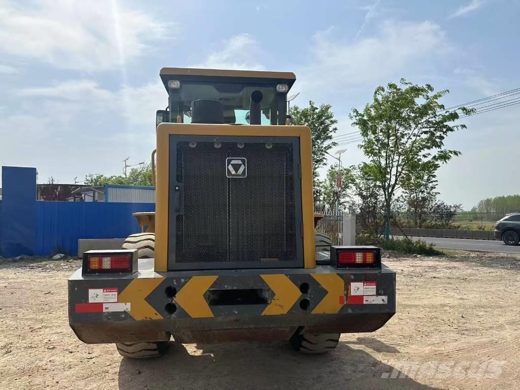 XCMG LW 300 FV Kolesové nakladače